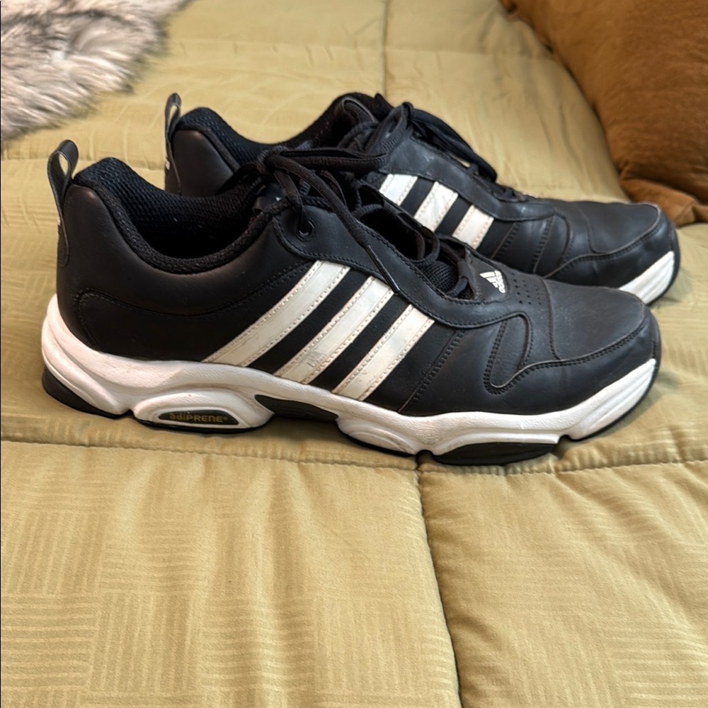 Adidas tennis shoes